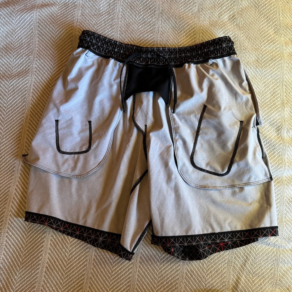 Lululemon Pace Breaker Linerless Shorts Mens Medium Black Orange Geometric 7" - Picture 6 of 9